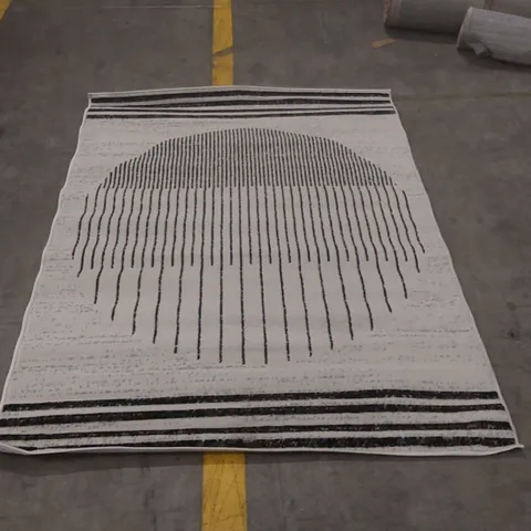 QUALITY CORUM BLACK/OFF-WHITE RUG - 4'3" x 5'7"