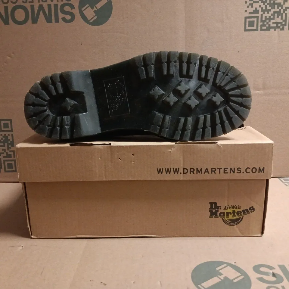 BOXED PAIR OF DR MARTENS 1461 BEX SHOES IN BLACK SIZE UK 5