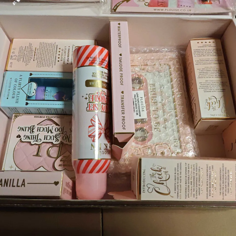 LOT OF 14 ASSORTED PLOUISE COSMETIC ITEMS TO INCLUDE BRIGHTENING POWDER, LIQUID BLUSH AND PRESSED POWDER