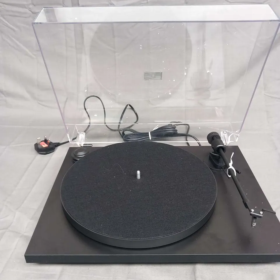 PROJECT PRIMARY E BLACK TURNTABLE
