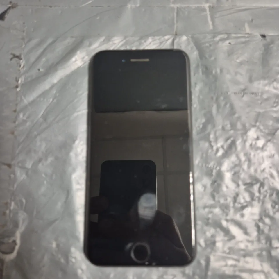 APPLE IPHONE 7 - A1778