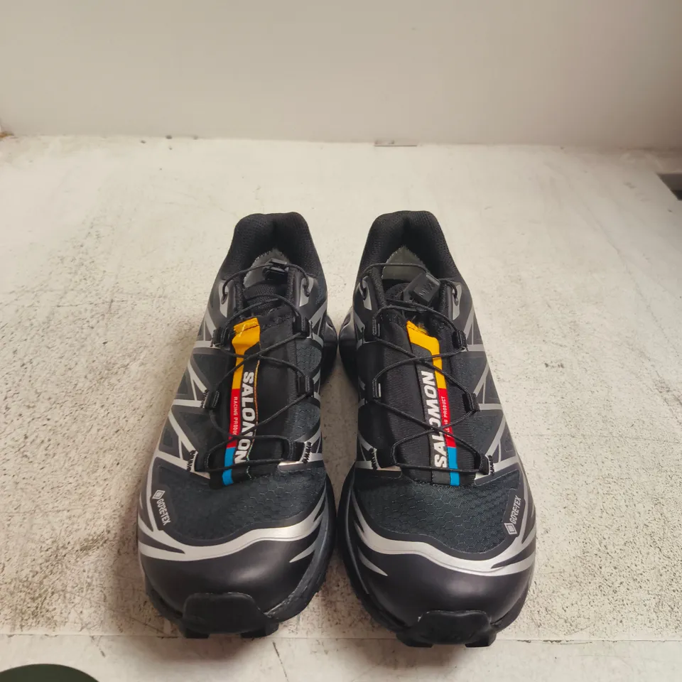 PAIR OF SALOMON GORE-TEX TRAIL RUNNING SHOES –KIDS - SIZE 4.5
