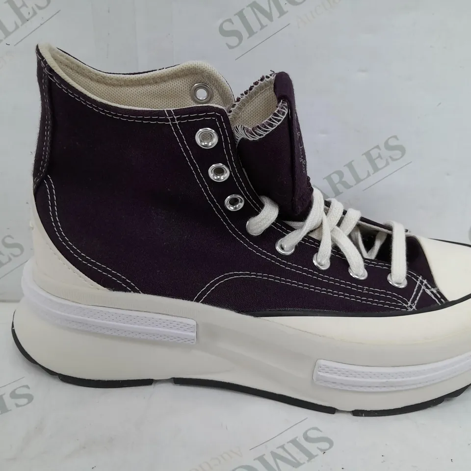 PAIR OF CONVERSE ALL STARS CHUCK TAILORS RAISED SHOES IN MAROON/WHITE - MENS 8