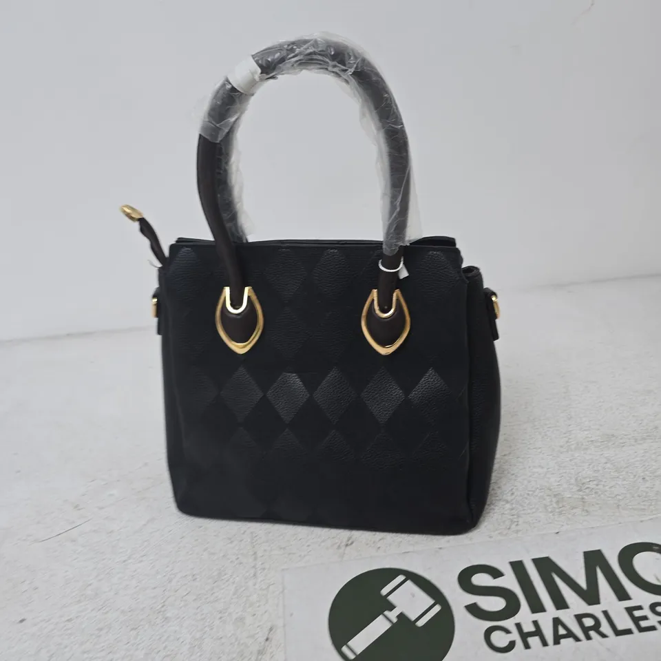 BOX OF APPROXIMATELY 20 ASSORTED ITEMS TO INCLUDE: BLACK LEATHER BAG