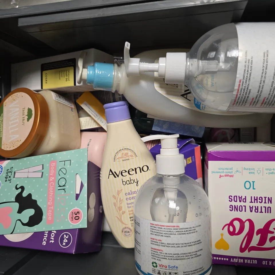 APPROXIMATEY 12 HEALTH AND BEAUTY PRODUCTS TO INCLUDE HEAD&SHOULDERS, MOUTHWASH, AND COMOMILE MAKE UP REMOVER ETC. - COLLECTION ONLY