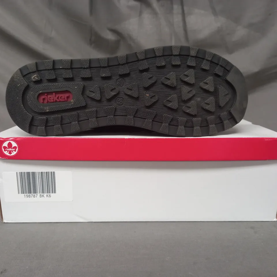 BOXED PAIR OF RIEKER ZIP TRAINERS IN BLACK SIZE 6