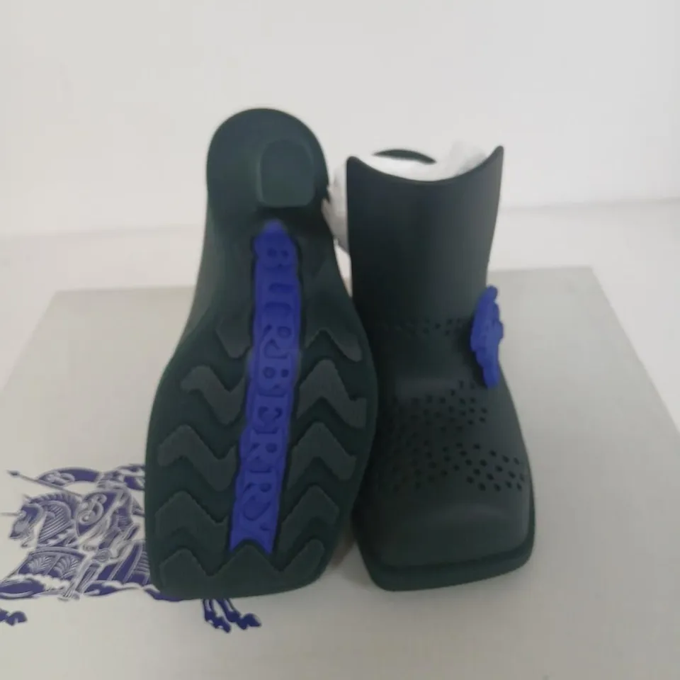 BURBERRY RUBBER MULE ON RUBBER SOLE – BLACK, UK 2 (EUR 35)