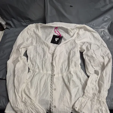 X LAURA BYRNES SEERSUCKER BUTTON THROUGH BLOUSE - WHITE - SIZE 8
