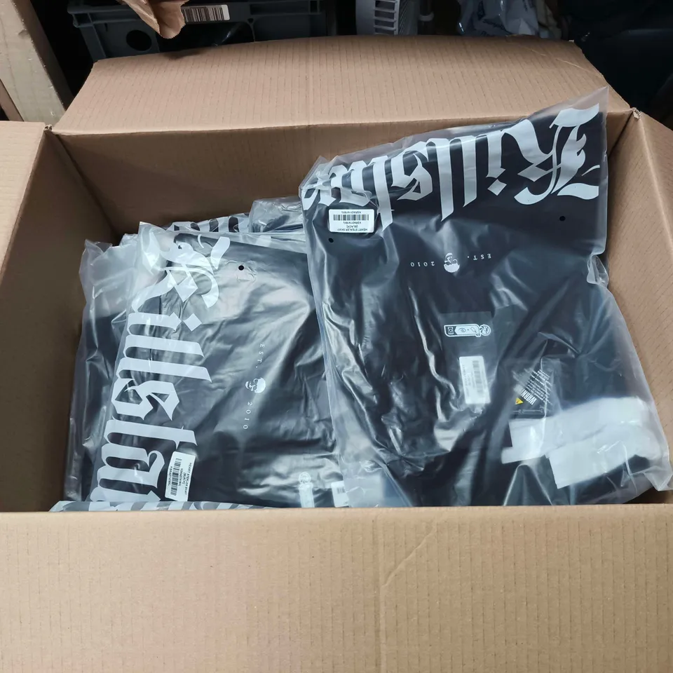 LOT OF APPROXIMATELY 30 BRAND NEW KILLSTAR CLOTHING ITEMS INCLUDES FATAL ATTRACTION BODYSUITS, HEART STEALER SKIRTS AND MOTH & THORN SET - VARIOUS SIZES