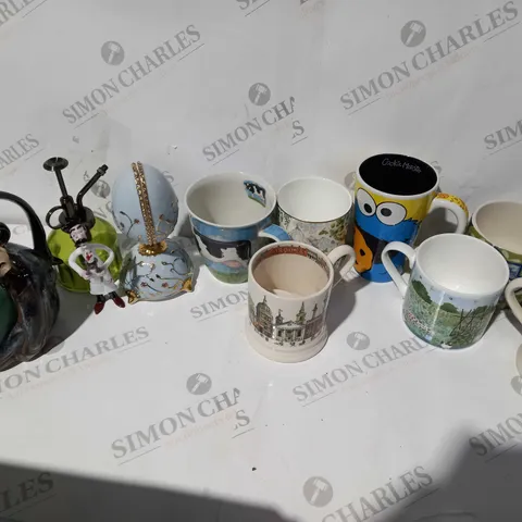 APPROXIMATELY 12 ASSORTED HOUSEHOLD ITEMS TO INCLUDE MUGS, FAUX FINE CHINA AND DECOR PIECES - COLLECTION ONLY