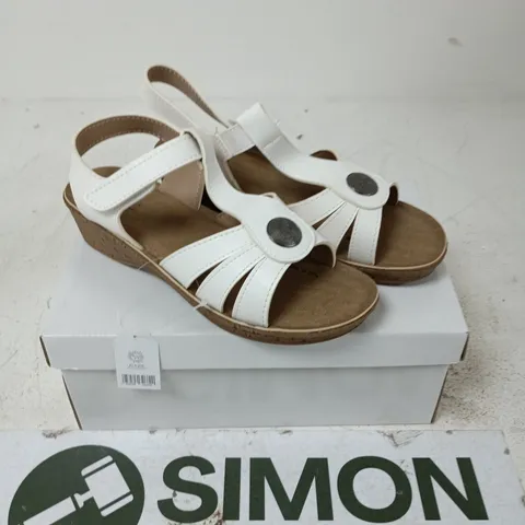 JO & JOE WHITE WEDGE SANDALS – UK SIZE 5 