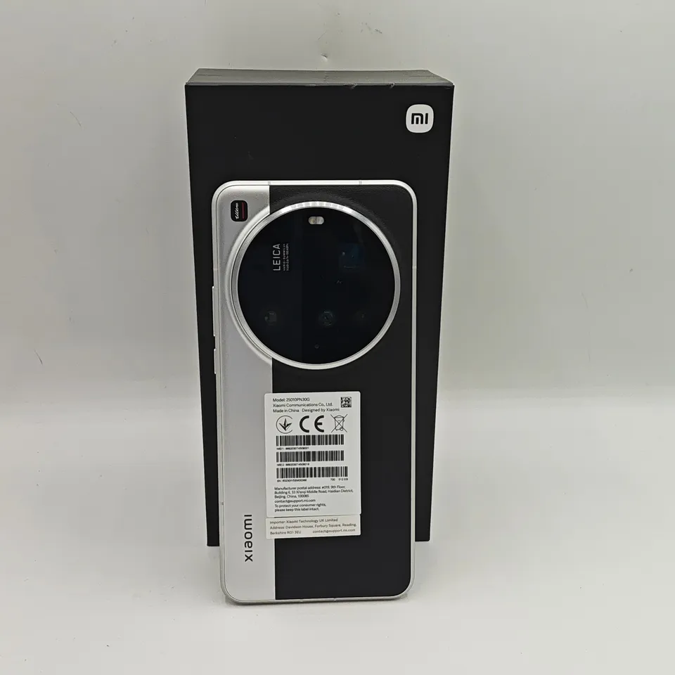 BOXED XIAOMI 15 ULTRA 16/512GB IN SILVER CHROME - 25010PN30G
