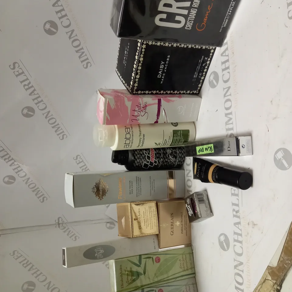 LOT OF APPROX 12 TO INCLUDE CR7 EAU DE TOILETTE , DAISY MARC JACOBS EAU DE TOILETTE , ETC
