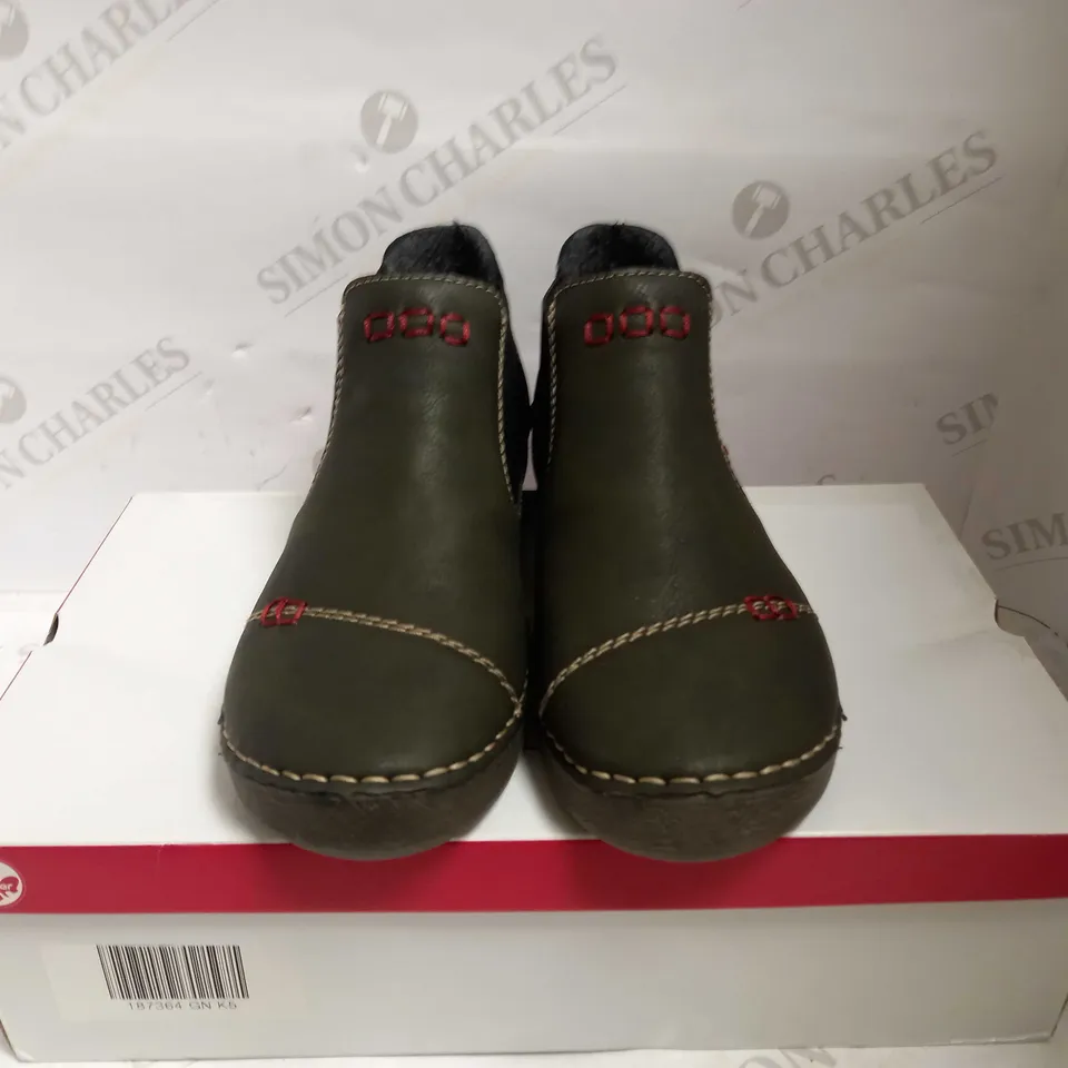 RIEKER CHELSEA BOOTS SIZE 5