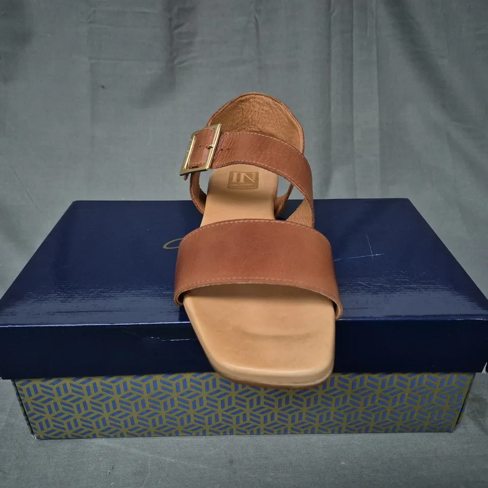 BOXED CARL SCARPA VICENZA SANDALS FLATS - SIZE 41