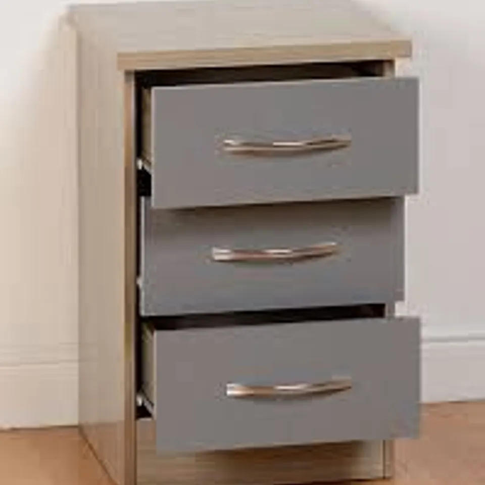 BOXED NEVADA 3 DRAWER BEDSIDE - GREY GLOSS/LIGHT OAK (1 BOX)