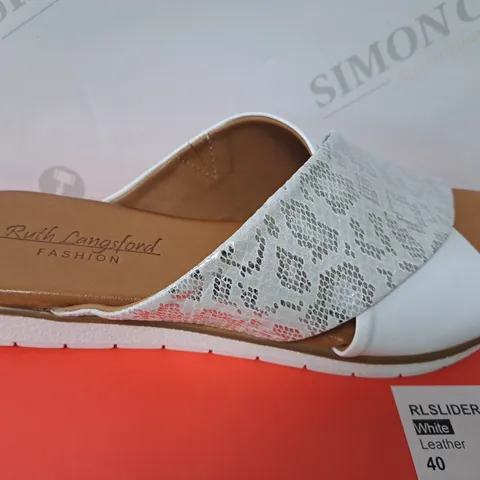 RUTH LANGSFORD OPEN TOE SANDALS SILVER CROCODILE STRAP SIZE 7