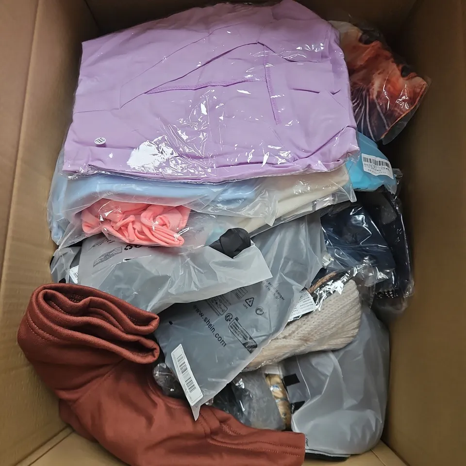 BOX OF APPROXIMATELY 20 ASSORTED CLOTHING ITEMS TO INCLUDE - TOPS - BOXERS - SOCKS - ETC