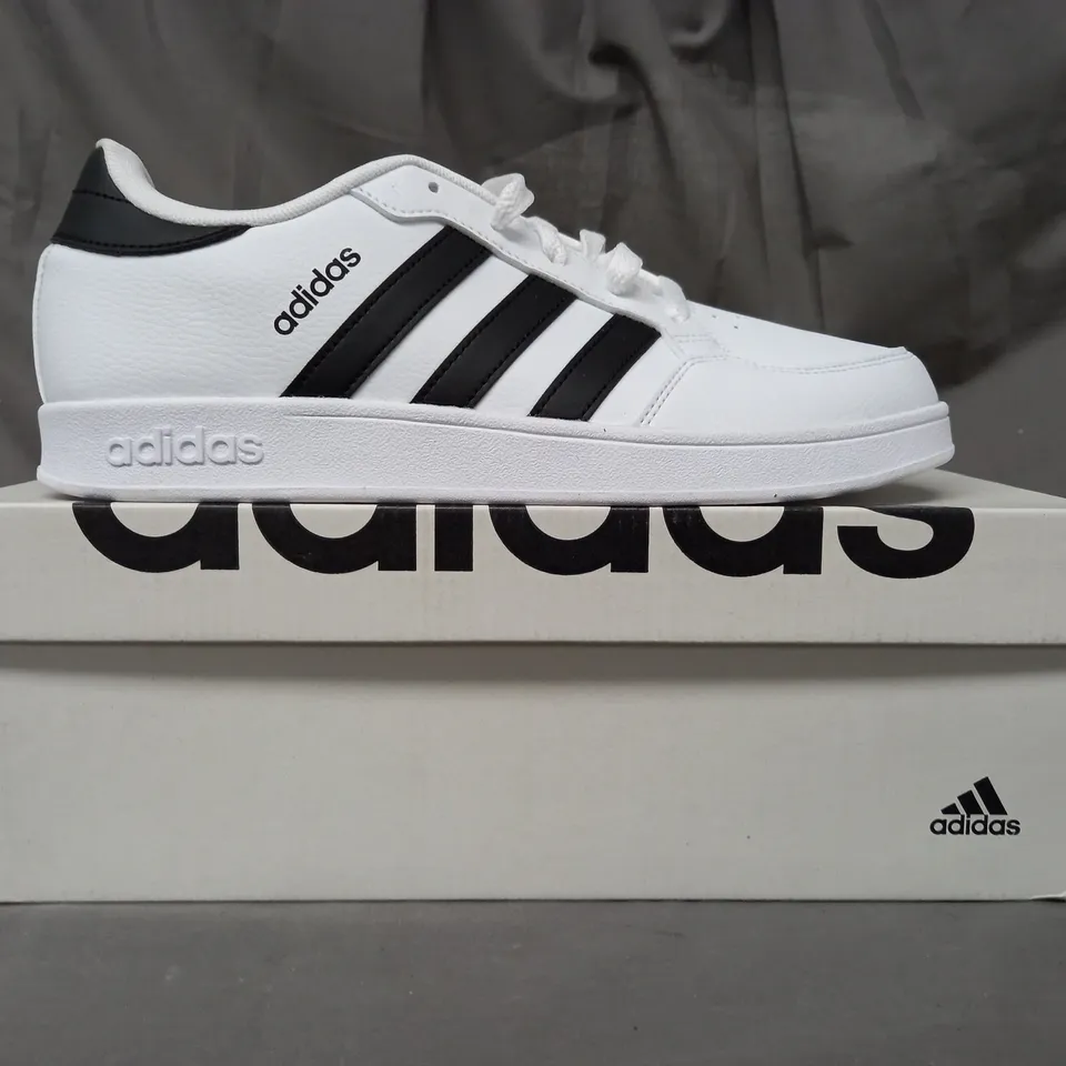 BOXED PAIR OF ADIDAS BREAKNET SHOES IN WHITE/BLACK UK SIZE 6.5