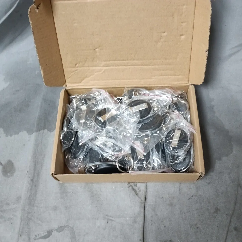 APPROXIMATELY 30 HEAVY DUTY KEY RINGS WITH PULL CORD