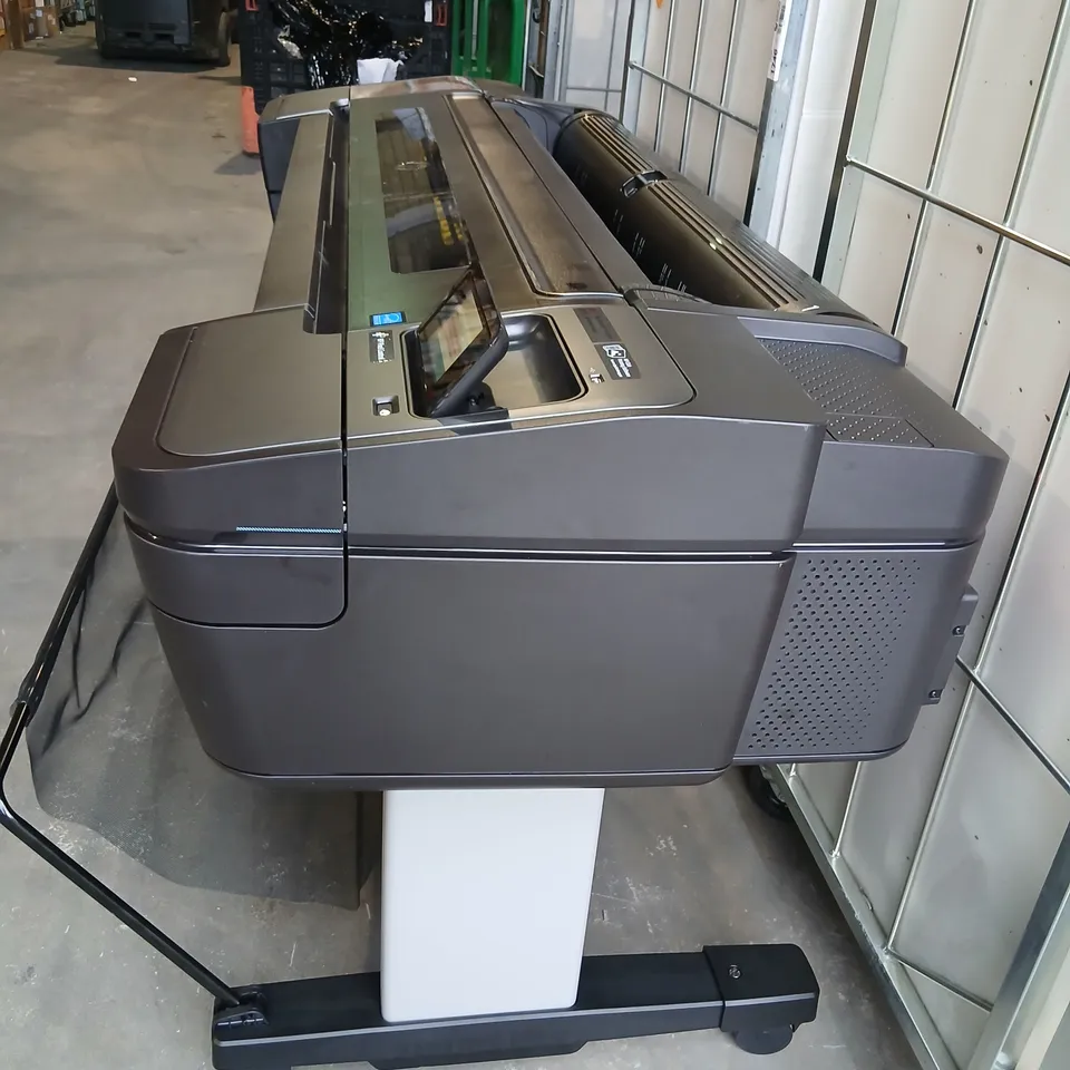 HP DESIGNJET Z9+ POSTSCRIPT COLOUR PRINTER WITH DREAMCOLOR – ON STAND