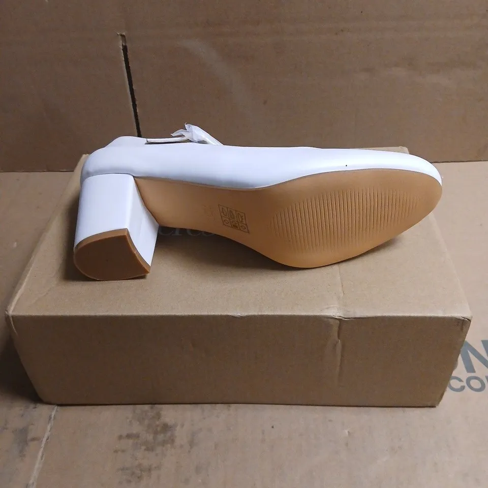 "WHERES THAT FROM" WHITE LEATHER HIGH HEEL SHOES WITH ANKLE STRAP – WOMEN'S UK SIZE 7 BOXED