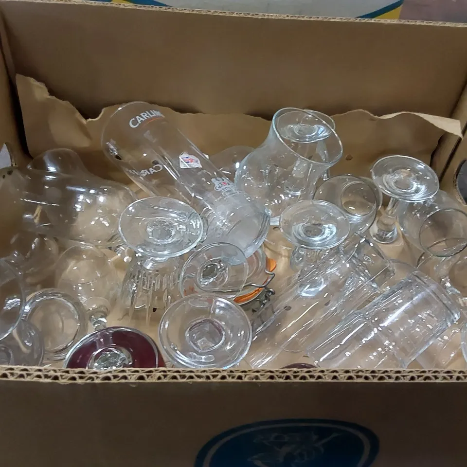 BOX OF ASSORTED GLASSWARE PRODUCTS TO INCLUDE: WINE GLASSES, TALL DRINKS GLASSES, BEER GLASSES ECT - QUANTITY UNSPECIFIED 