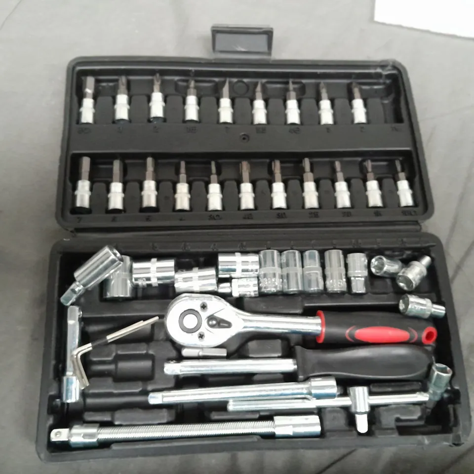 46 SOCKET SET 