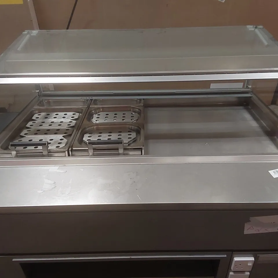 COMMERCIAL FOOD DISPLAY COUNTER