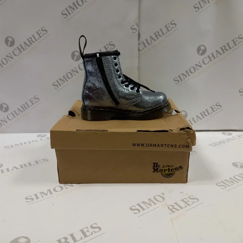 PAIR OF DR MARTENS CRINKLE METALLIC TODDLER BOOTS UK SIZE 7