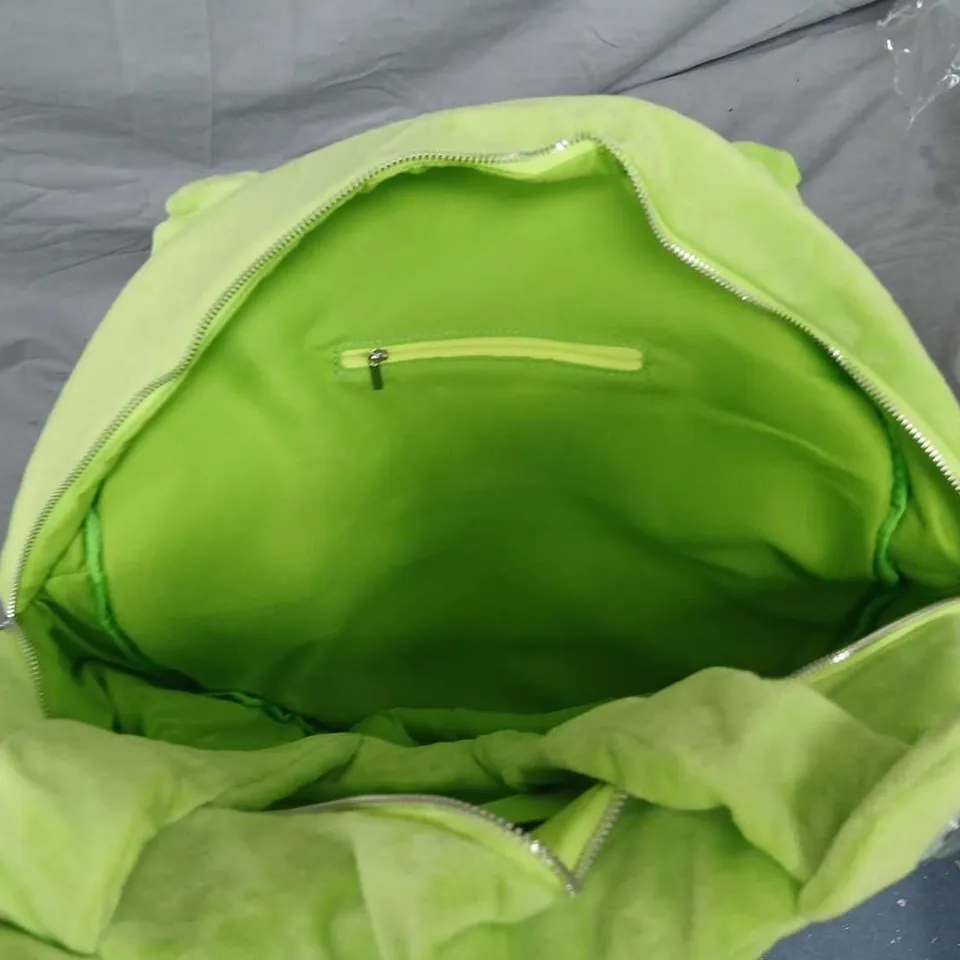 KOI BEVVY THE FROG BAG