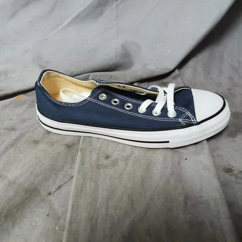 UNBOXED KIDS' NAVY CANVAS LOW-TOP TRAINERS UK SIZE 5.5