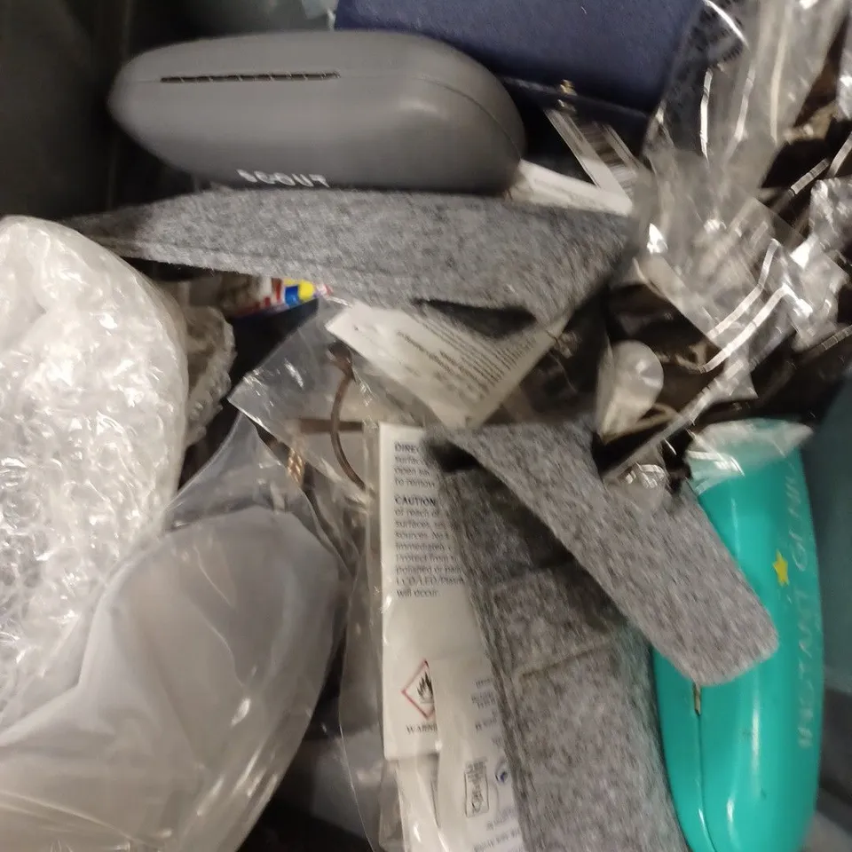 BOX OF APPROXIMATELY 20 ASSORTED VISION CARE ITEMS TO INCLUDE PRESCRIPTION LENS GLASSES, SUNGLASSES, SPECTACLE CASES ETC 