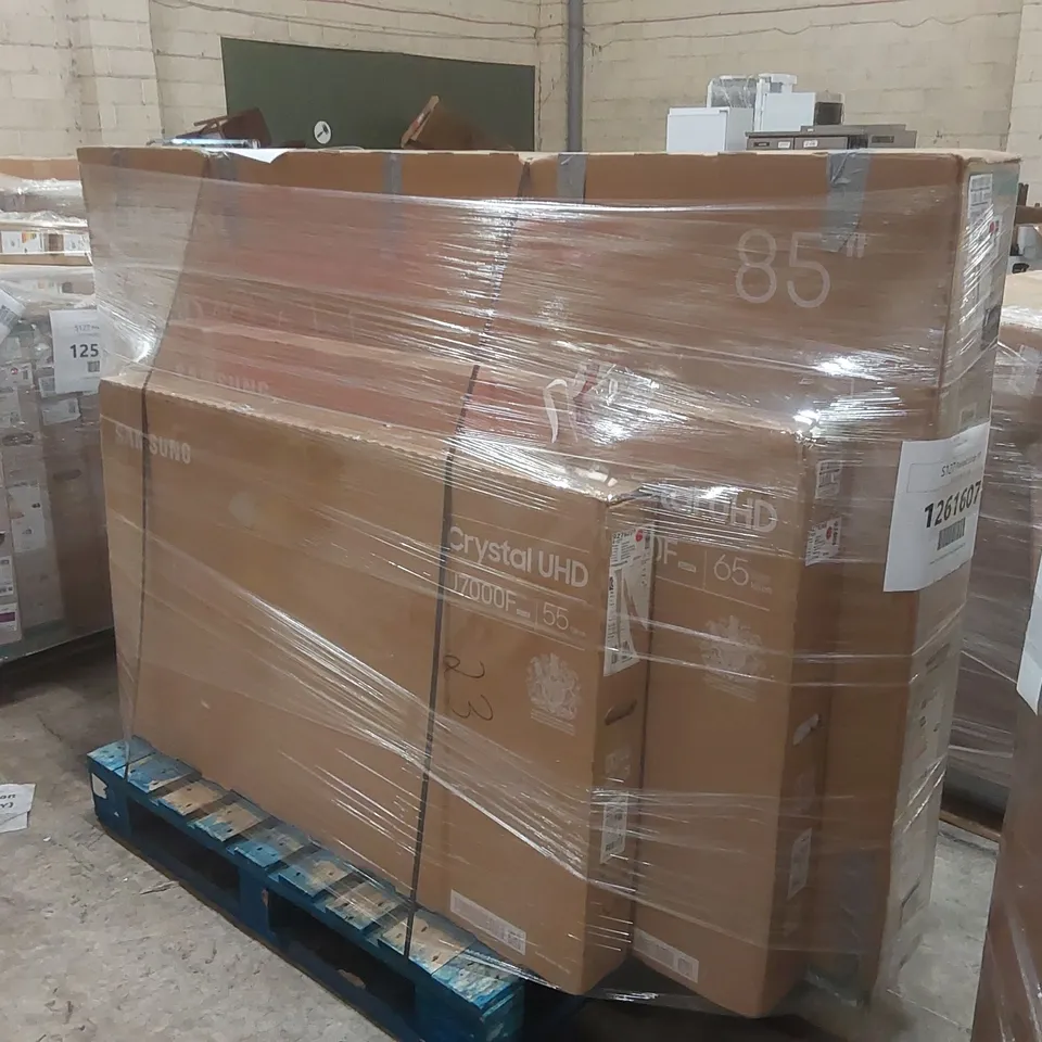 PALLET CONTAINING A LARGE QUANTITY OF ASSORTED DAMAGED TVs