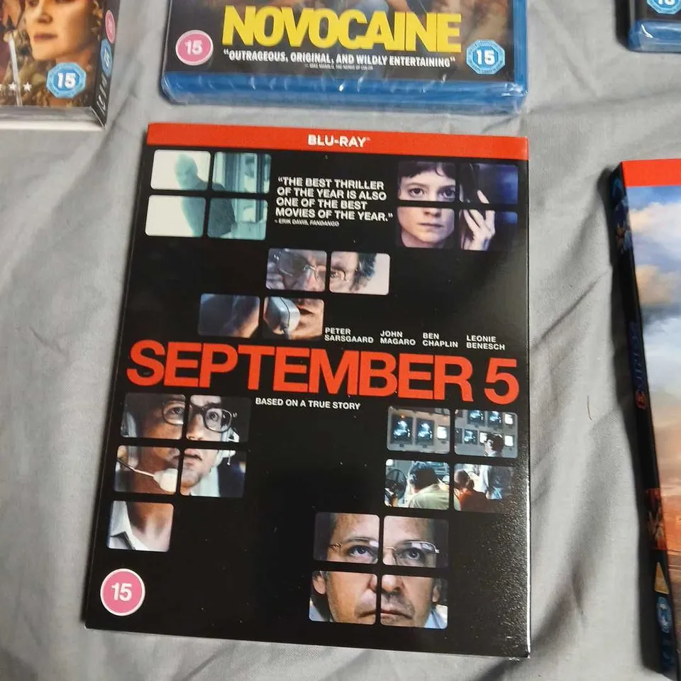 BOX OF APPROXIMATELY 25 BLU-RAY FILM BUNDLE: SONIC 3 THE HEDGEHOG, GLADIATOR, NOVOCAINE, SEPTEMBER 5, HEART EYES