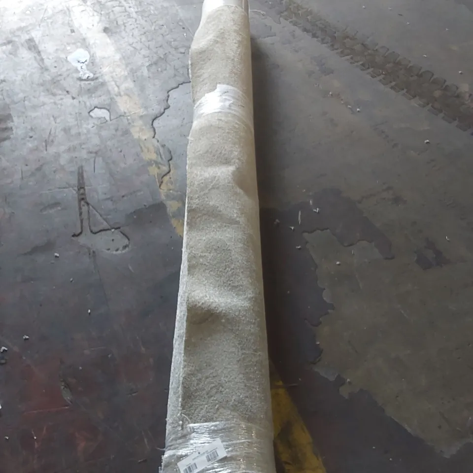 ROLL OF QUALITY COMFORT TWIST GRANITE CARPET - APPROXIMATELY 2.05 x 4m