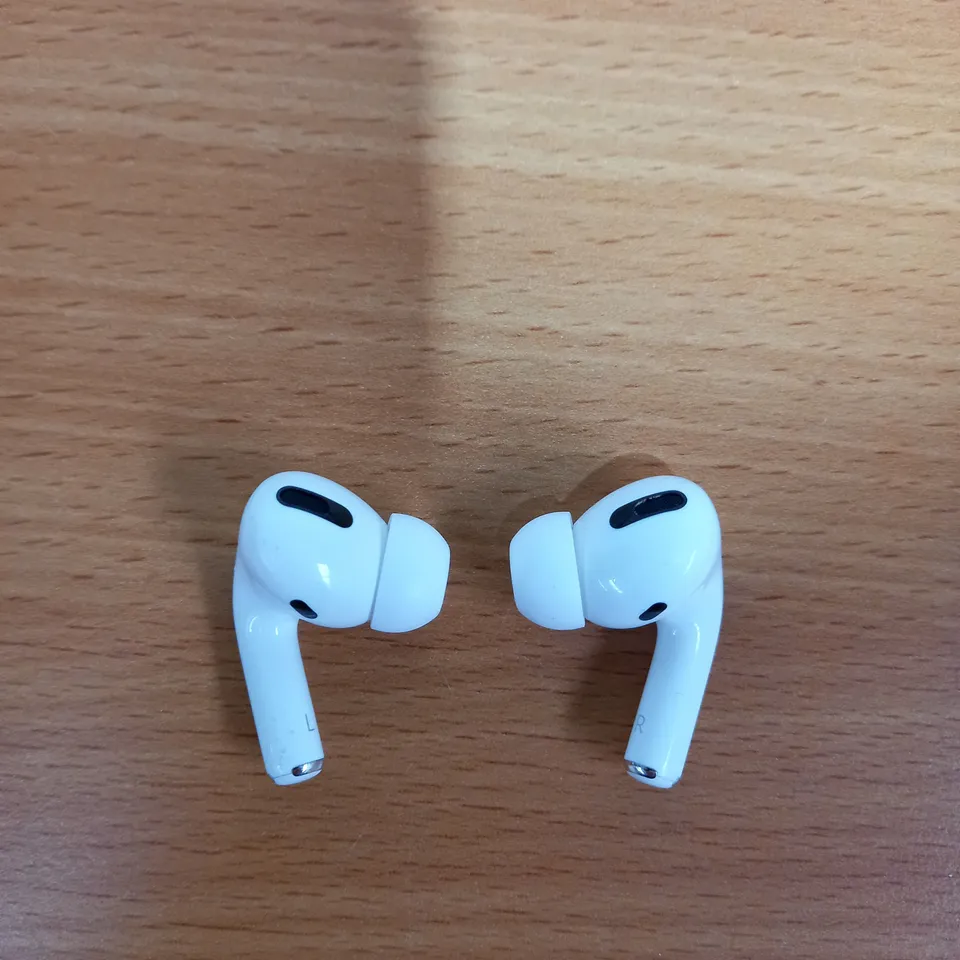APPLE AIRPODS PRO