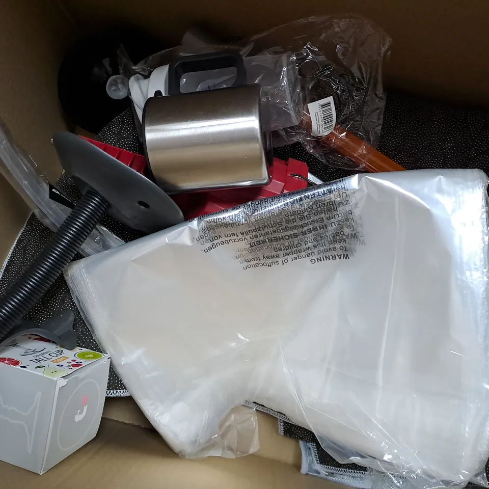 APPROXIMATELY 12 ASSORTED ITEMS TO INCLUDE CREATIVE 3D VISUALISATION LAMP, COMMODE LINERS, SURF 3-IN-1 CAPSULES, DYNAMIC LIGHTING ATMOSPHERE DISPLAY