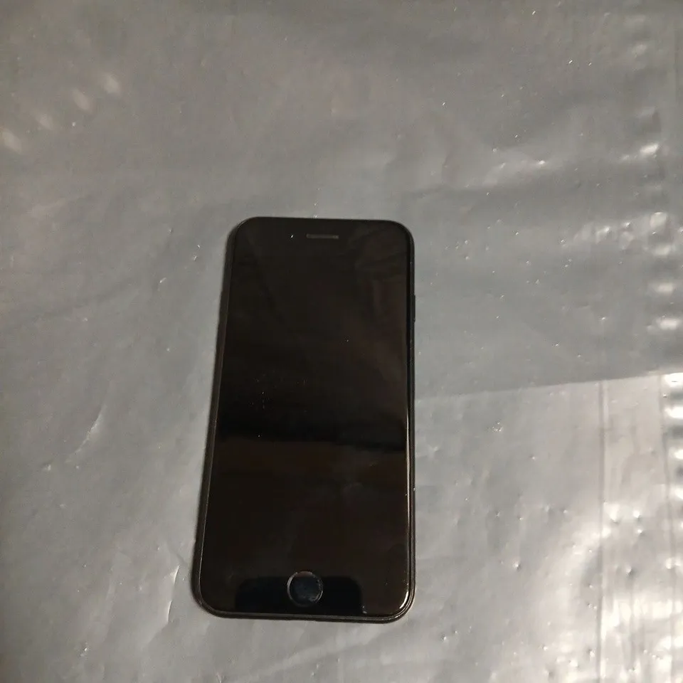 APPLE IPHONE SE BLACK SMARTPHONE – BOXED