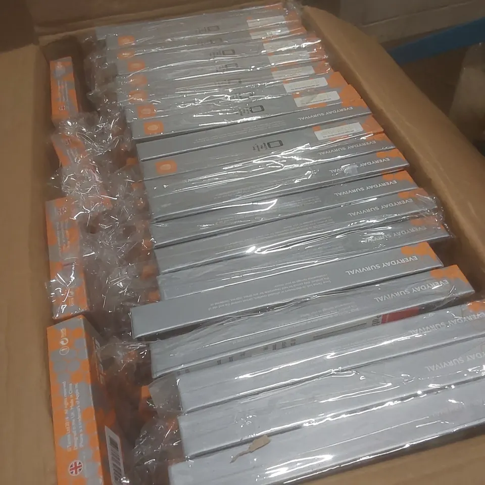 BOX OF APPROX 89 X BRAND NEW TACTUS SMOOTCH PHONE CASES FOR THE IPHONE 7 PLUS