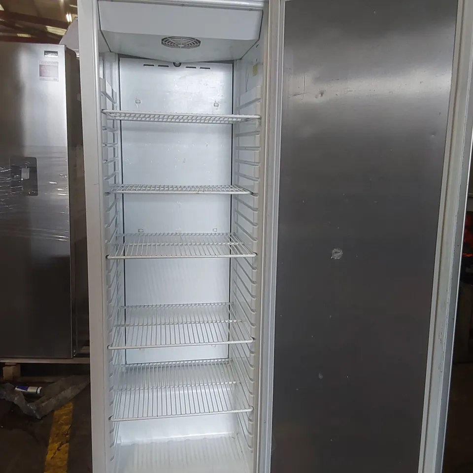 GRAM K 410 LH C 6W COMMERCIAL UPRIGHT TEMPERATURE CONTROLLED FOOD STORAGE CABINET