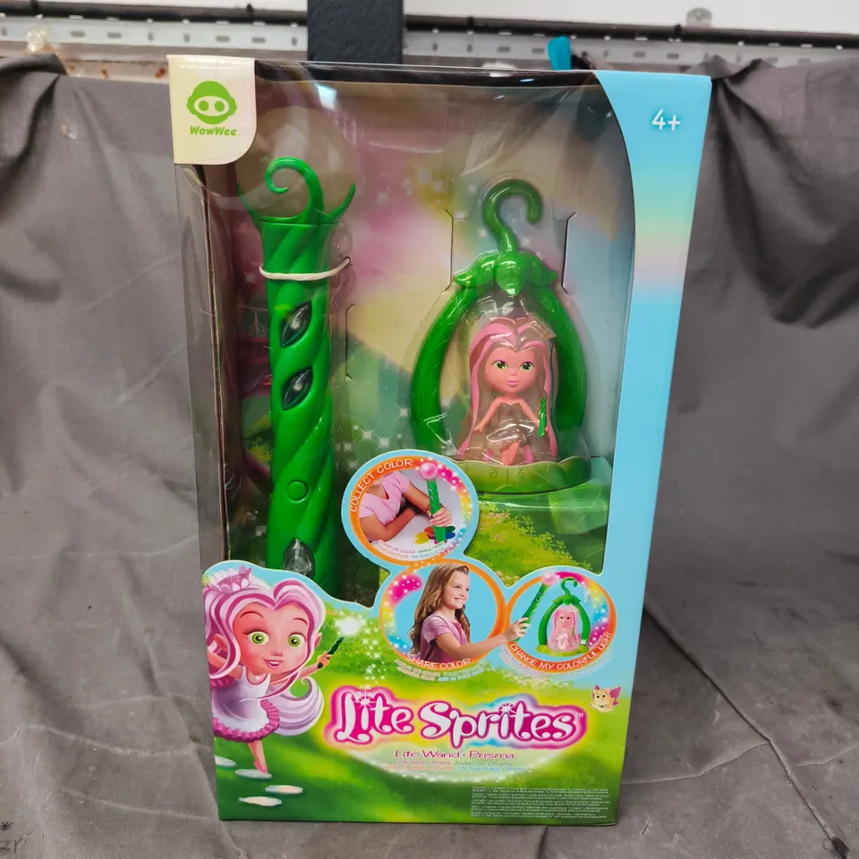 WOWWEE LIT SPRITES LITE WAND + PRISMA – GREEN WAND & FAIRY FIGURE (AGE 4+)