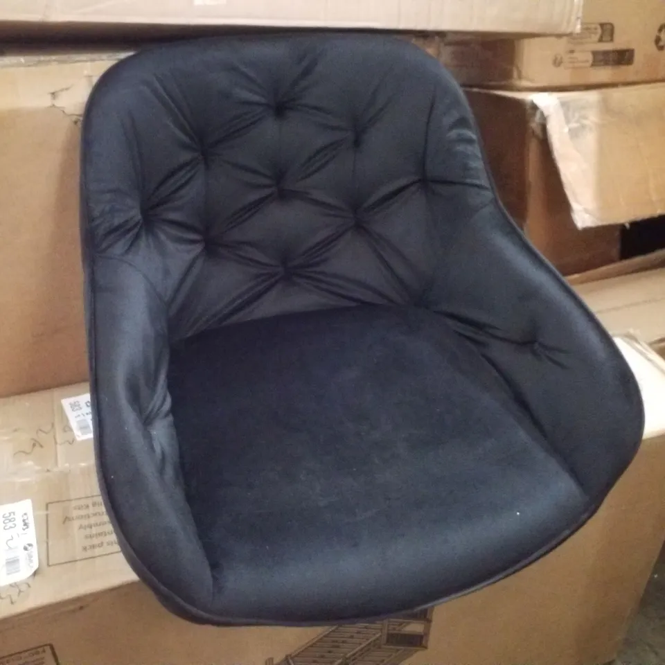 BOXED PAIR OF BUTTON BACK FABRIC UPHOLSTERED SIDE/DINING CHAIRS -BLACK-
