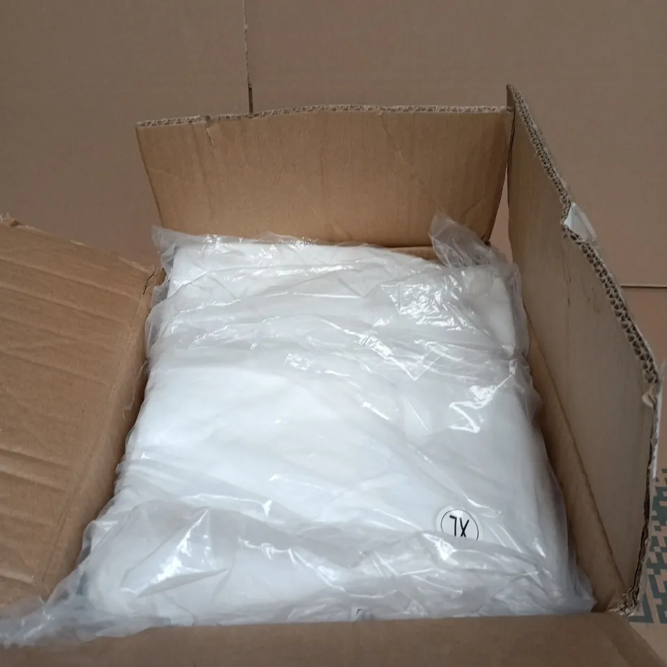 ARCO APPROX 25 WHITE DISPOSABLE VISITORS COATS
