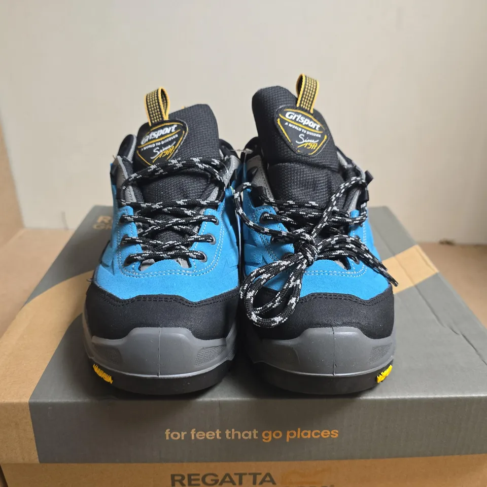 PAIR OF GRISPORT WALKING SHOES - SIZE 39