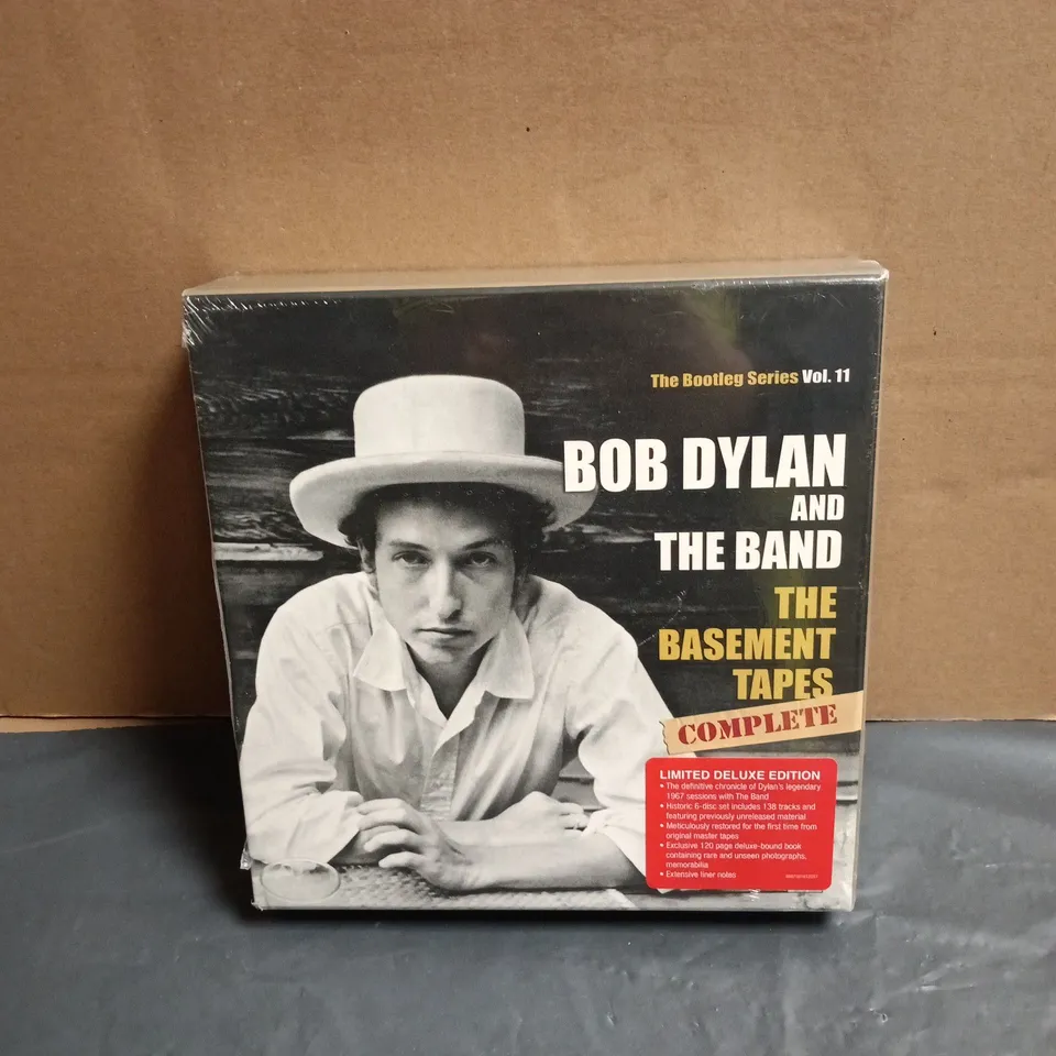 BOB DYLAN AND THE BAND – THE BASEMENT TAPES COMPLETE (LIMITED DELUXE EDITION) 6 DISC SET + 120 PAGE BOOK