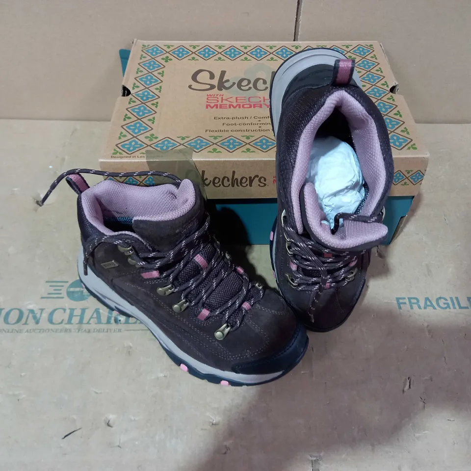 BOXED PAIR OF SKECHERS - SIZE 3.5