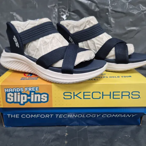 BOXED PAIR OF SKECHERS ULTRA FLEX OPEN TOE SLIP-IN SANDALS IN GREY SIZE 6