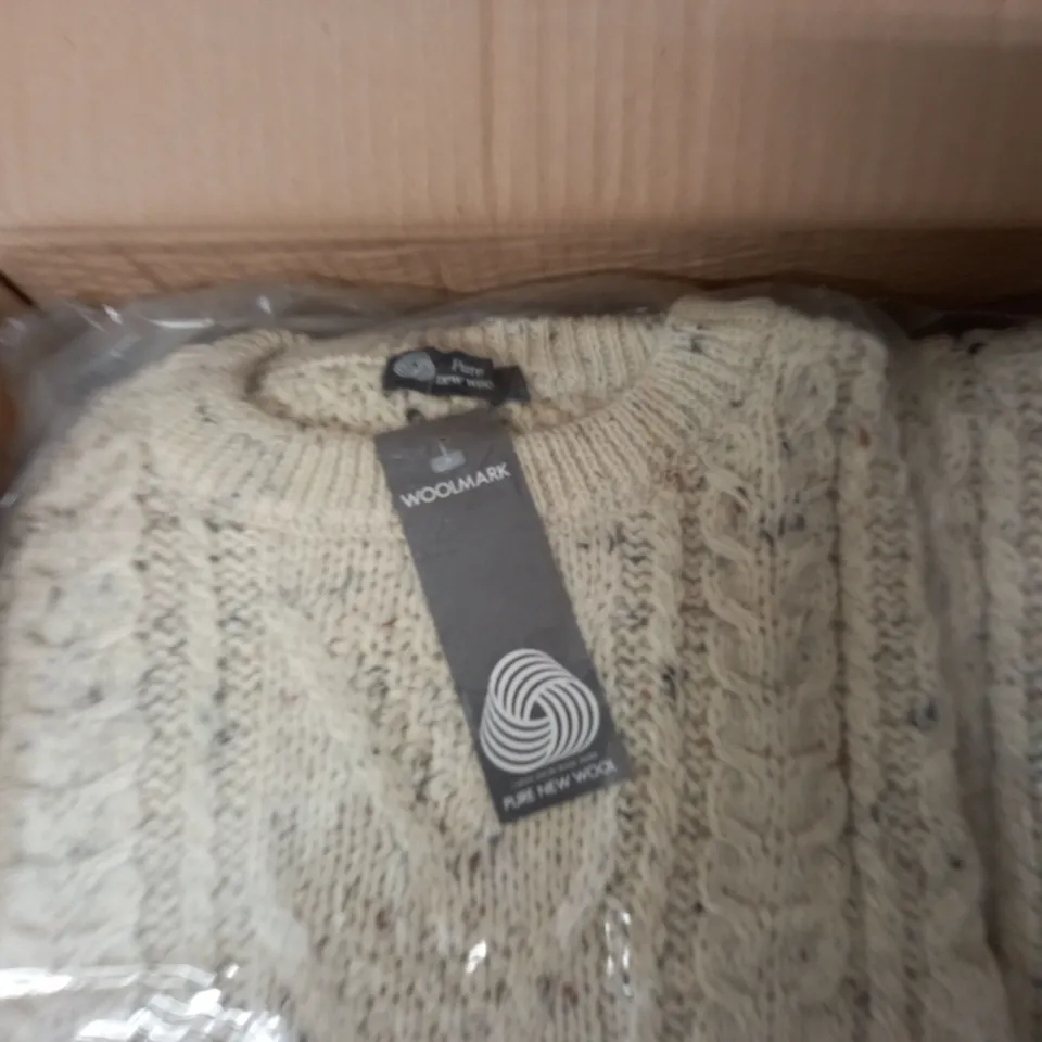 LOT OF APPROXIMATELY 10 AS NEW PURE NEW WOOL KNITTED CREW JUMPERS IN ECRU - ALL L