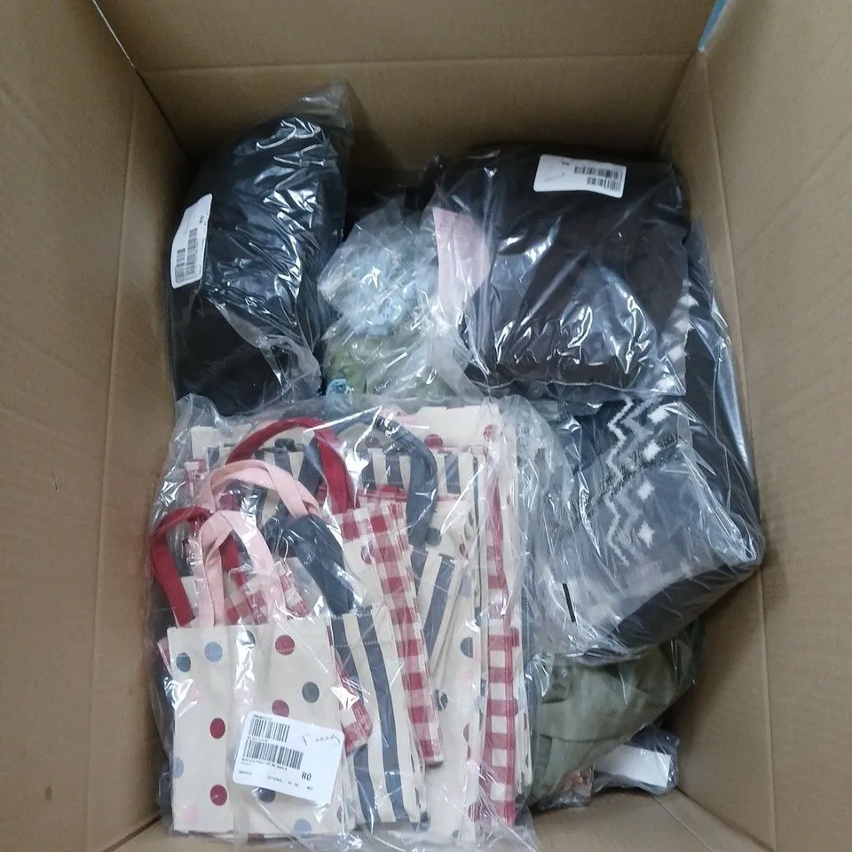 APPROXIMATELY 15 ITEMS INCLUDING CLOTHING CHRISTMAS DECORATIONS AND BAGS